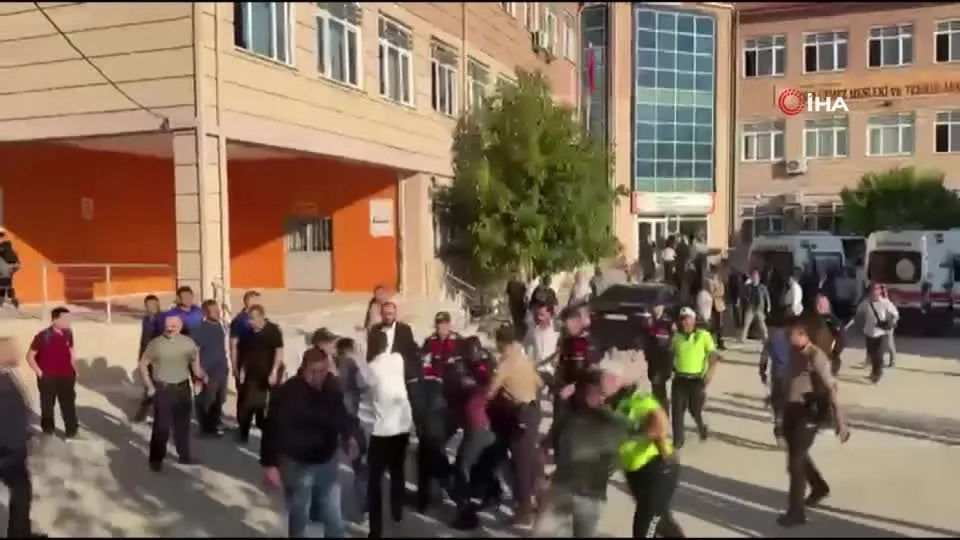 Ataque a tiros em escola na Turquia deixa 11 estudantes feridos